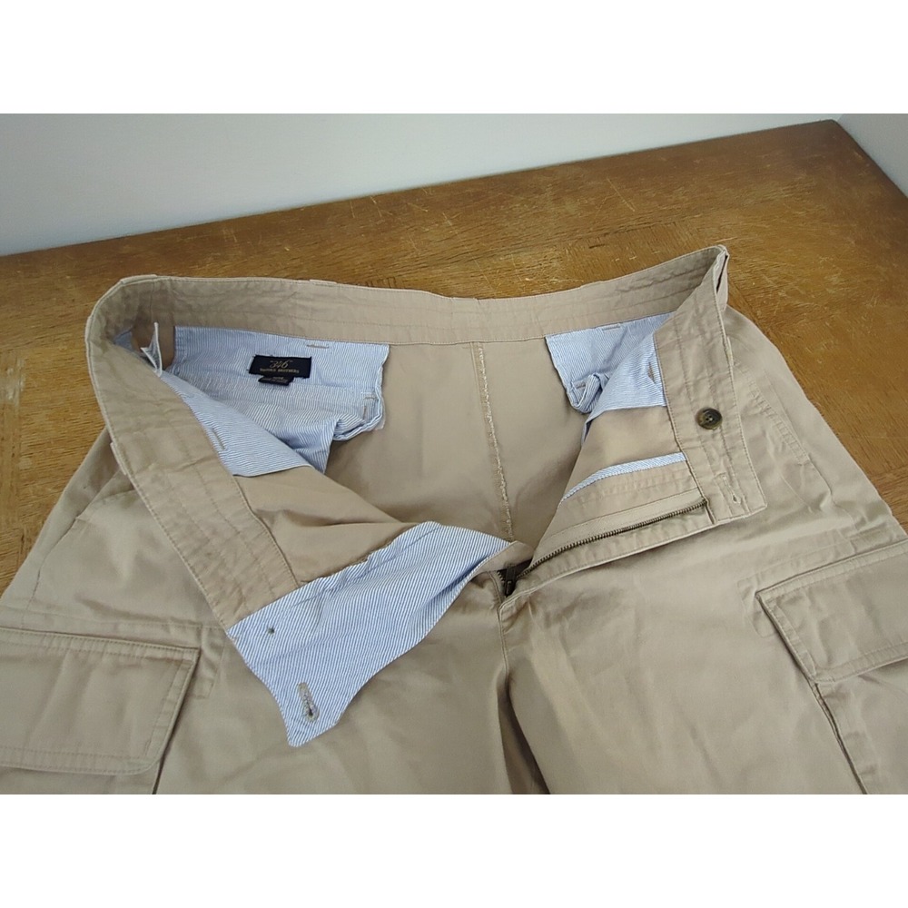 Brooks Brothers 346 Cargo Shorts Mens 38‎ Khaki Cotton Pockets Hiking Casual EUC - Picture 3 of 7